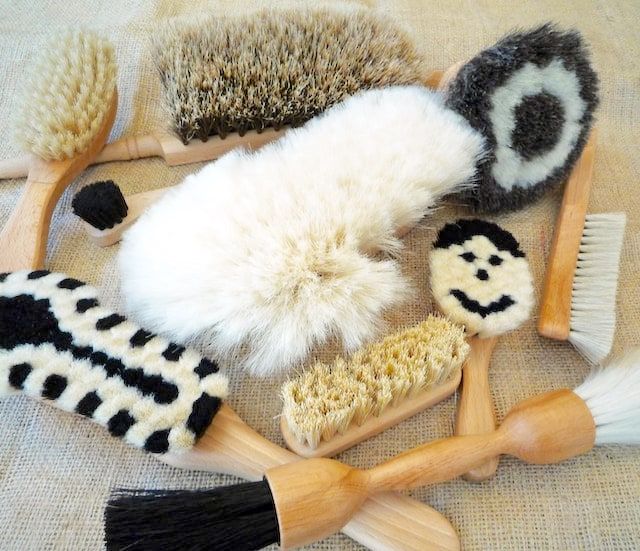 Handgefertigte Holzbürsten